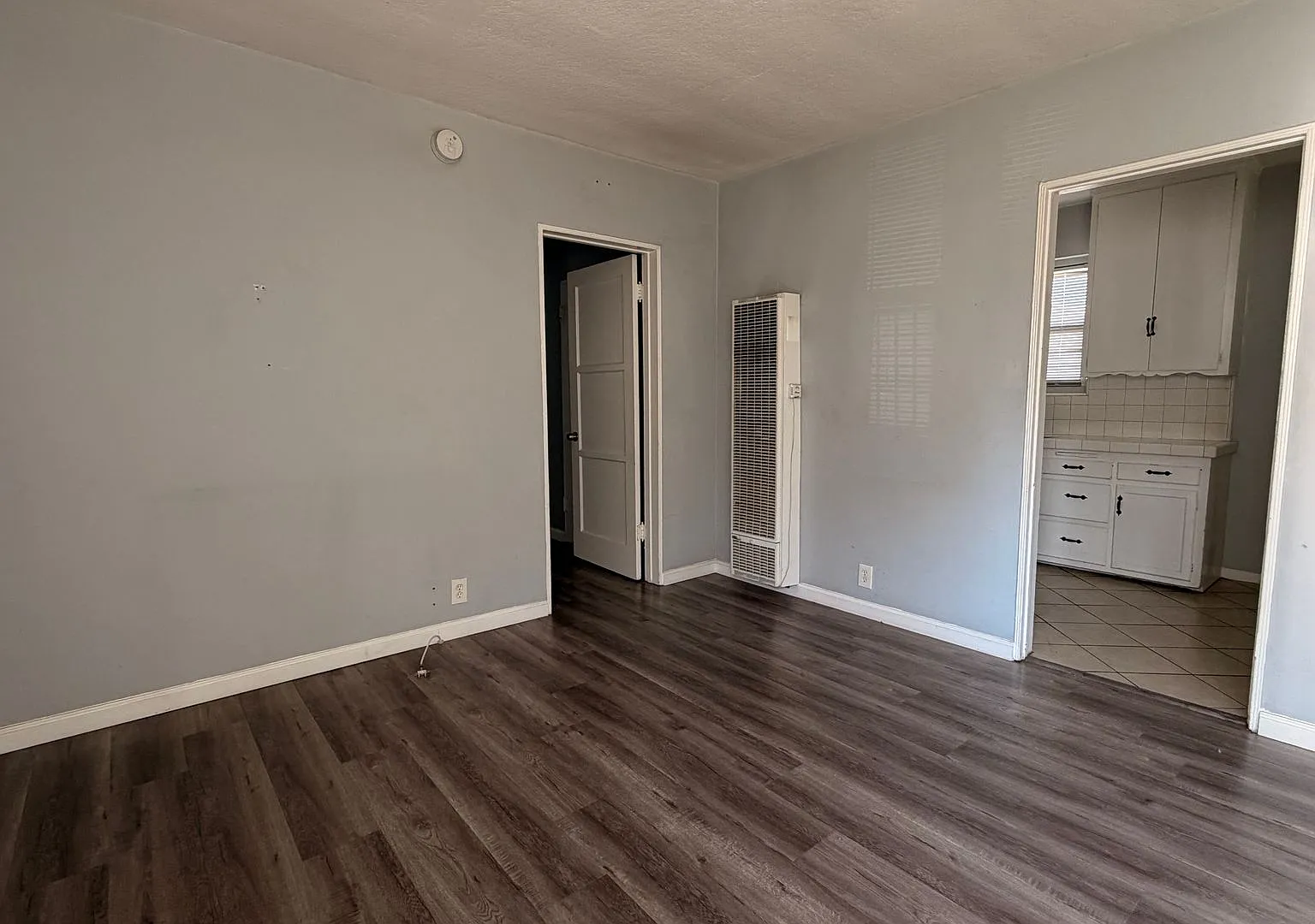 6415 S Van Ness Ave, LLC — Photo 3