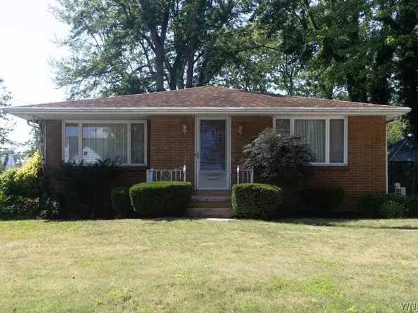 220 Maynard Dr, Amherst, NY 14226