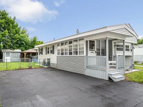 208 New Yorker Ave, Chelmsford, MA 01824