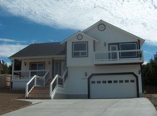 1625 Fairview Pl, Cottage Grove, OR 97424