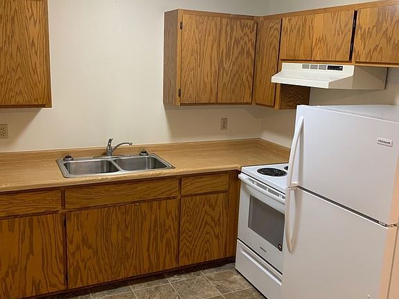 3rd image of 922 N Benton Dr APT 204