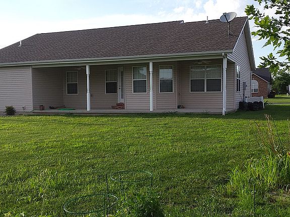 3rd image of 208 Sunflower St