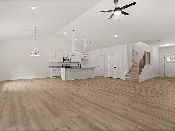 5th image of 215 Timberlane Rd