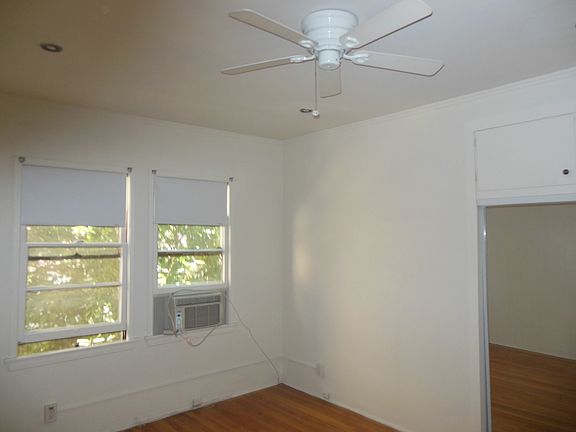 3rd image of 12117 1/2 Hoffman St