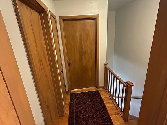5th image of 84 Olive Ct