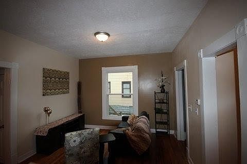 4th image of 937 Chatham St NW