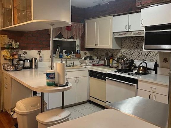 5th image of 3613 Paulding Avenue