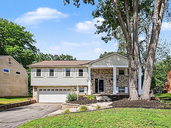 2nd image of 1560 Chanticlair Cir
