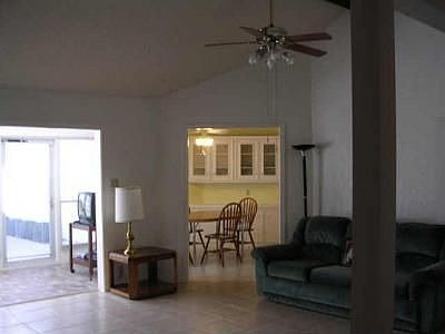 2nd image of 1516 Shannon Pl