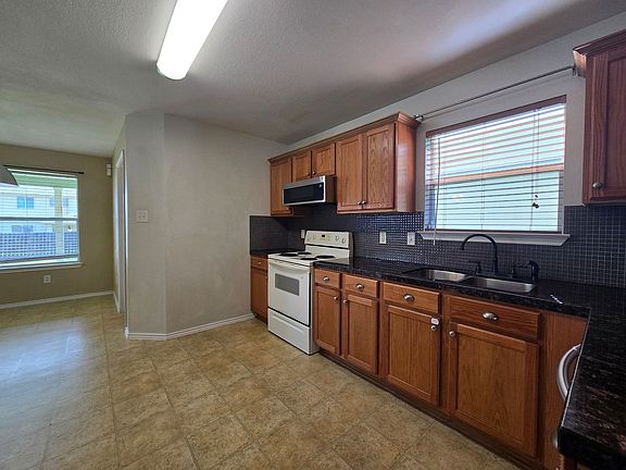 5th image of 5109 Causeway Ct