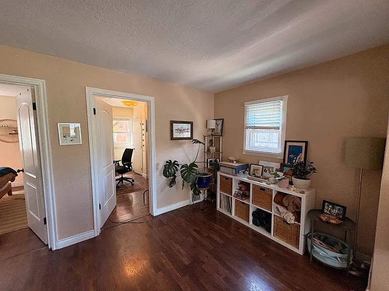 670 E Hollywood Ave — Photo 5