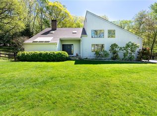 25 Highview Rd, Pound Ridge, NY 10576
