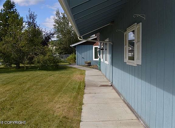 3rd image of 4910 Palo Verde Ave
