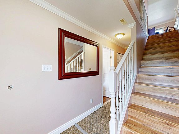 3rd image of 3160 Townline Rd #190