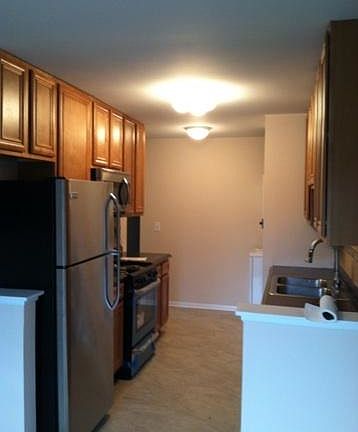 5th image of 447 N Cambridge Dr