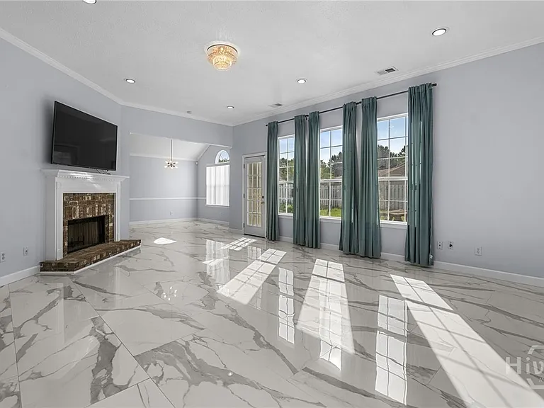 124 Hopeland Dr — Photo 3