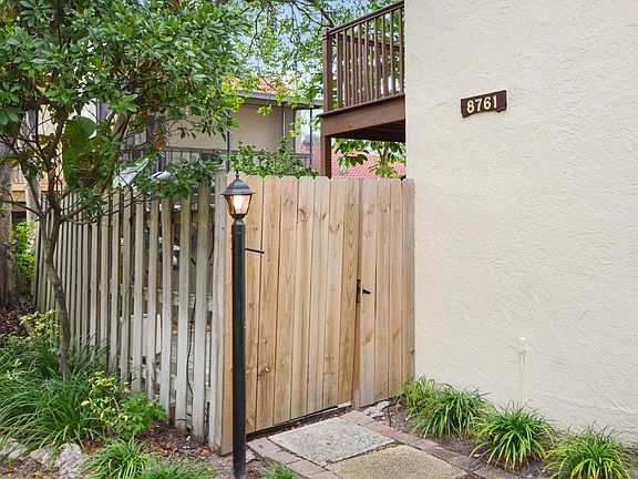 2nd image of 8761 Oleander Ct