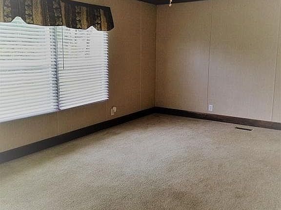 5th image of 2244 Sharon Rd