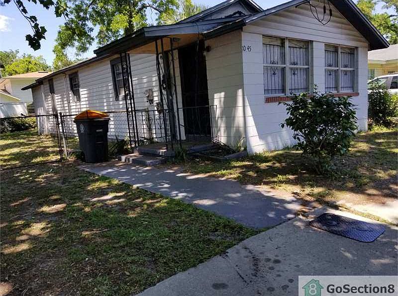 1st image of 1045 W 24th St