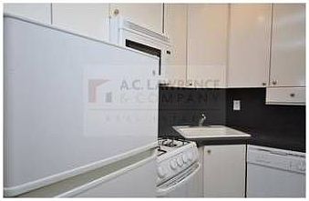 2nd image of 2 W 90th St APT 2A