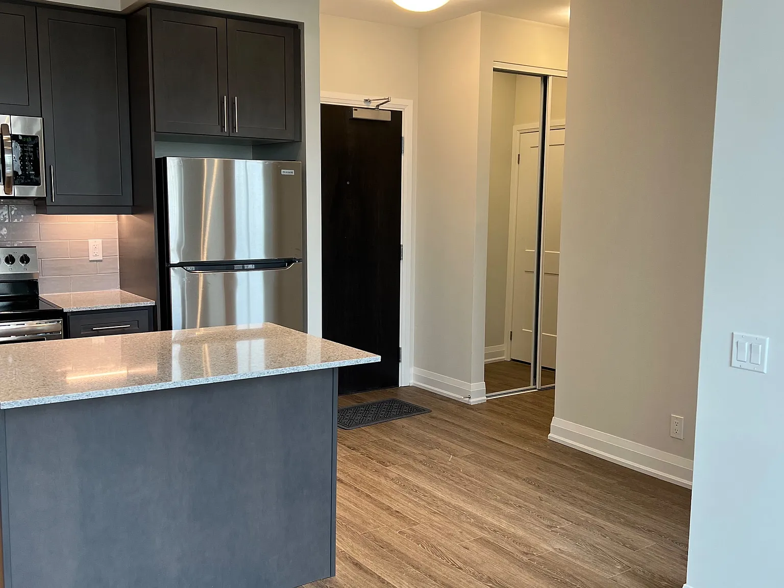 2 bed, $2,500 — Photo 3