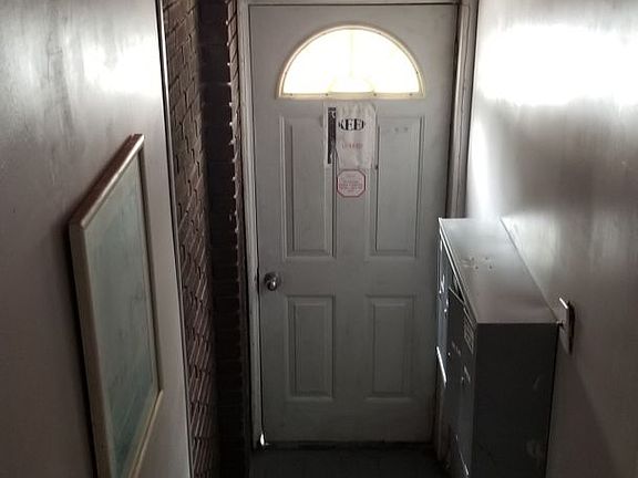 3rd image of 5235 Oxford Ave APT 3