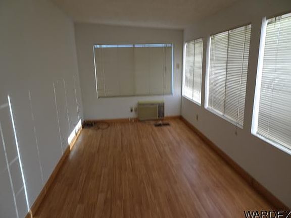 3rd image of 2247 E Lipan Blvd