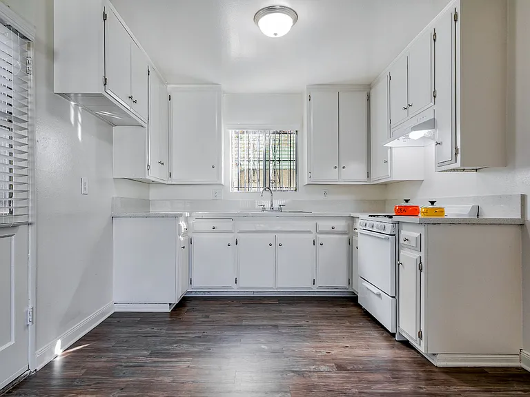 Alburtis Townhomes — Photo 2