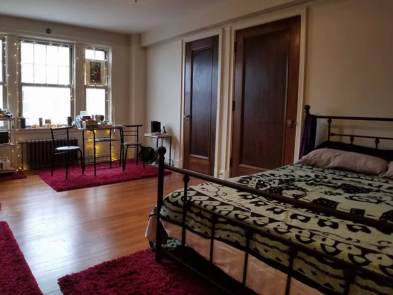 Mayflower Apartments — Photo 21
