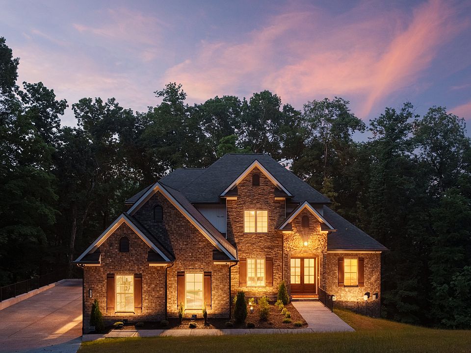 1st image of 7567 Hallows Dr