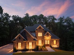 7567 Hallows Dr, Nashville, TN 37221