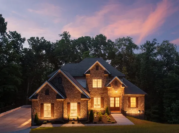 7567 Hallows Dr, Nashville, TN 37221
