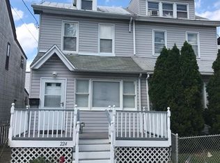 224 9th St, Upland, PA