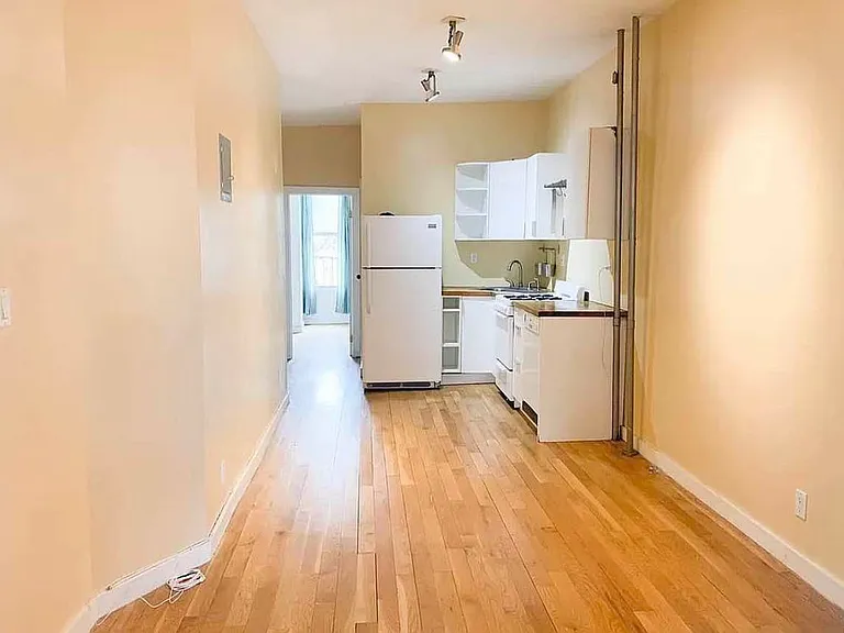 106 Huron St #2R — Photo 3