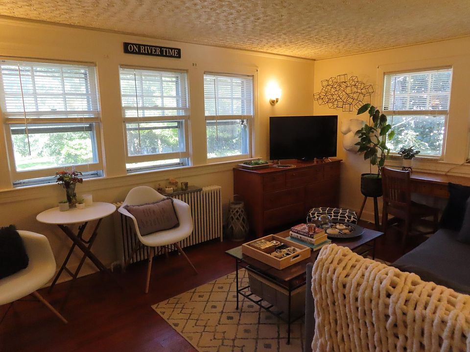 1st image of 164 Hudson St #8