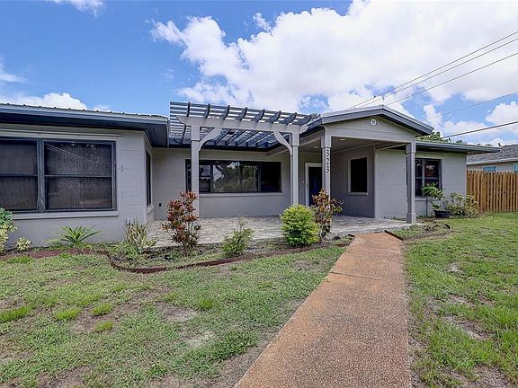 3rd image of 323 SUWANEE AVENUE