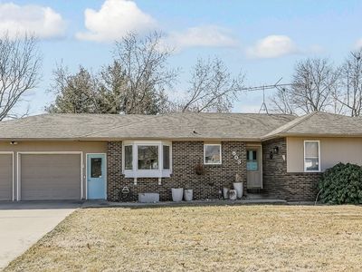 803 Park Ln, Pella, IA, 50219