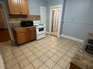 378 Sigourney St #2, Hartford, CT 06112
