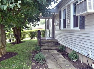 301 Jennings Ave, Bridgeport, CT 06610