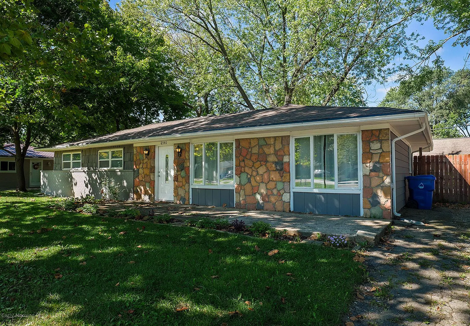 4 bed, 2327 sqft, $2,700 — Photo 1