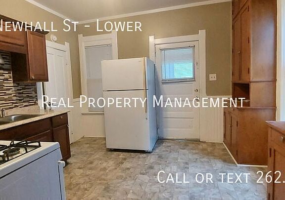 2nd image of 3210 N Newhall St