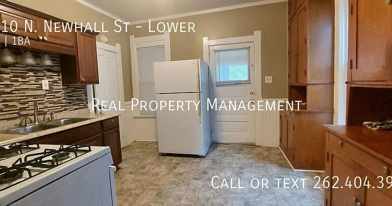 3210 N Newhall St #LOWER — Photo 2