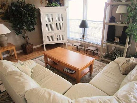 3rd image of 1111 E Beach Dr