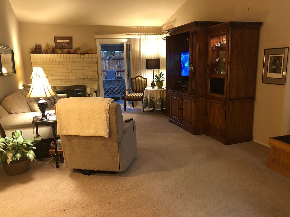 1st image of 928 Tufts Pl
