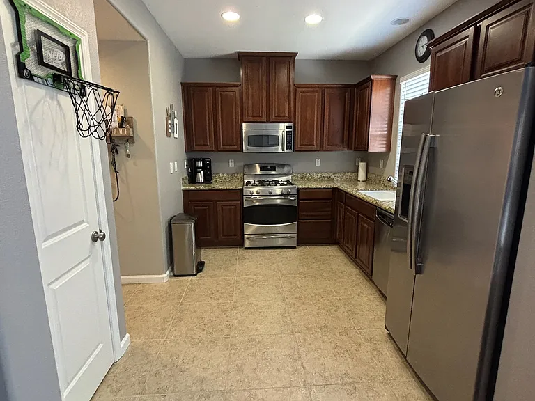 95 Talmont Cir — Photo 8