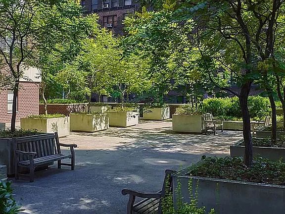 4th image of 400 E 54th St APT 16G