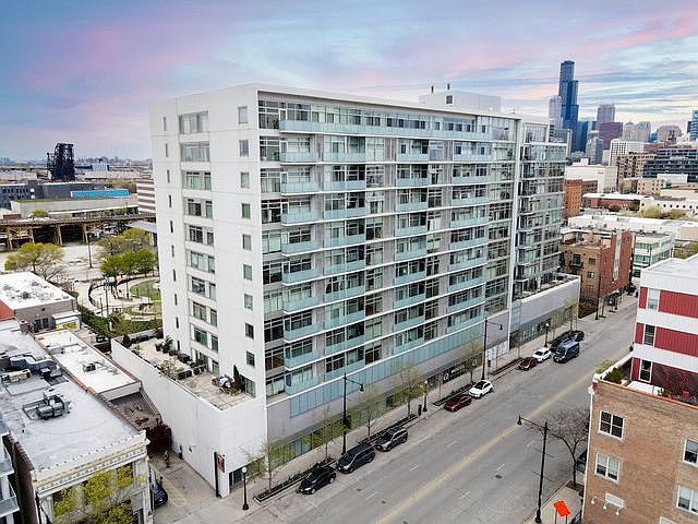 1st image of 1620 S Michigan Ave Unit 916