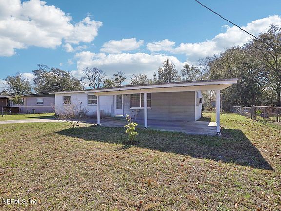 3rd image of 344 BLAIRMORE Boulevard