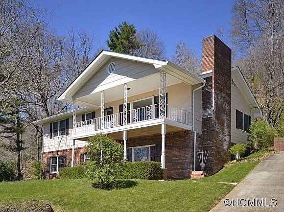 1st image of 930 Scenic Cir