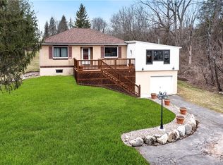 4697 Makyes Rd, Syracuse, NY 13215